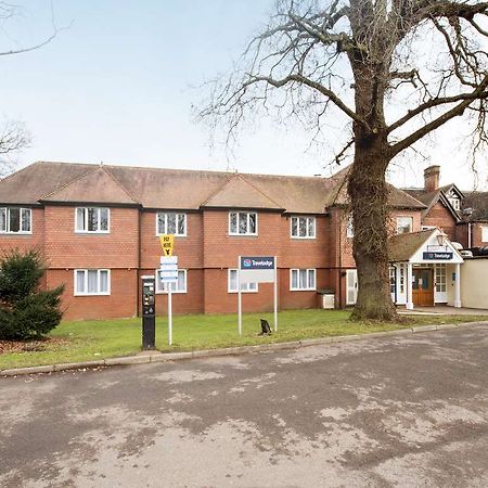Travelodge Walton On Thames エクステリア 写真