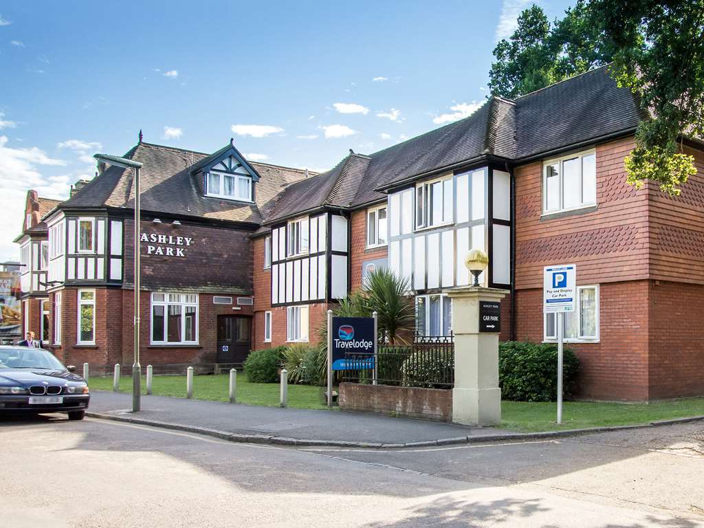 Travelodge Walton On Thames エクステリア 写真
