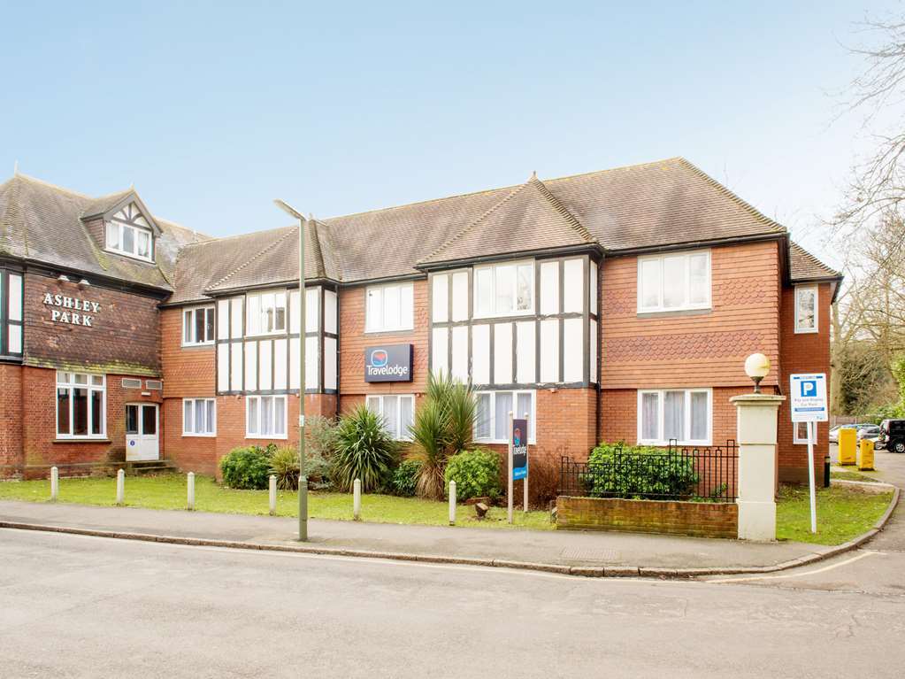 Travelodge Walton On Thames エクステリア 写真